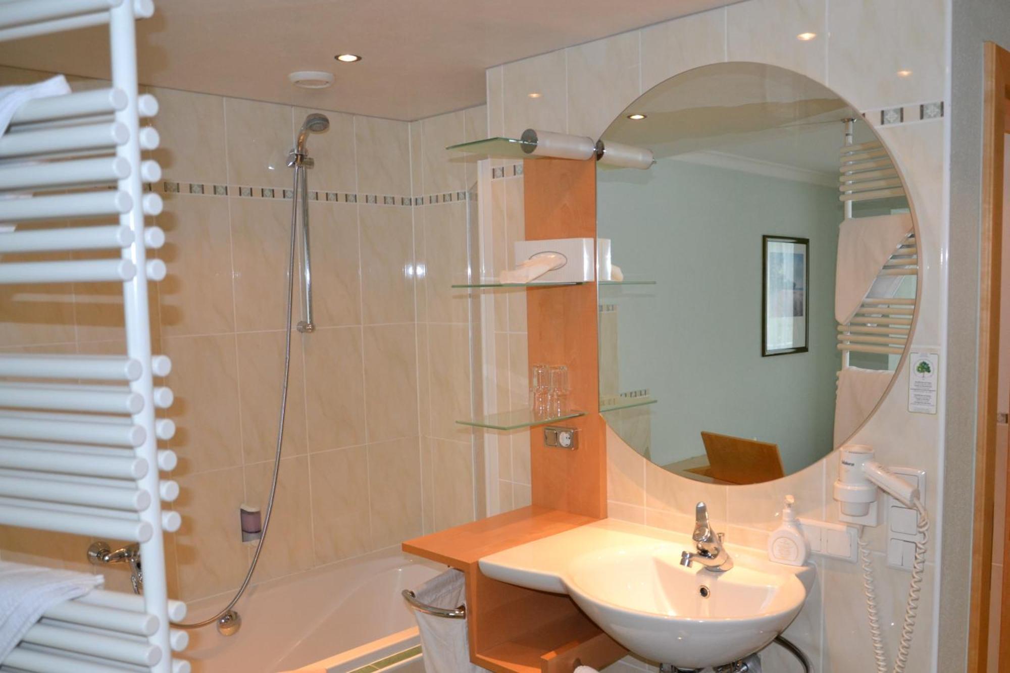 וונס Hotel Alpina Nature-Wellness מראה חיצוני תמונה