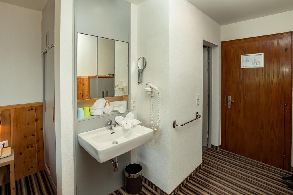 וונס Hotel Alpina Nature-Wellness מראה חיצוני תמונה